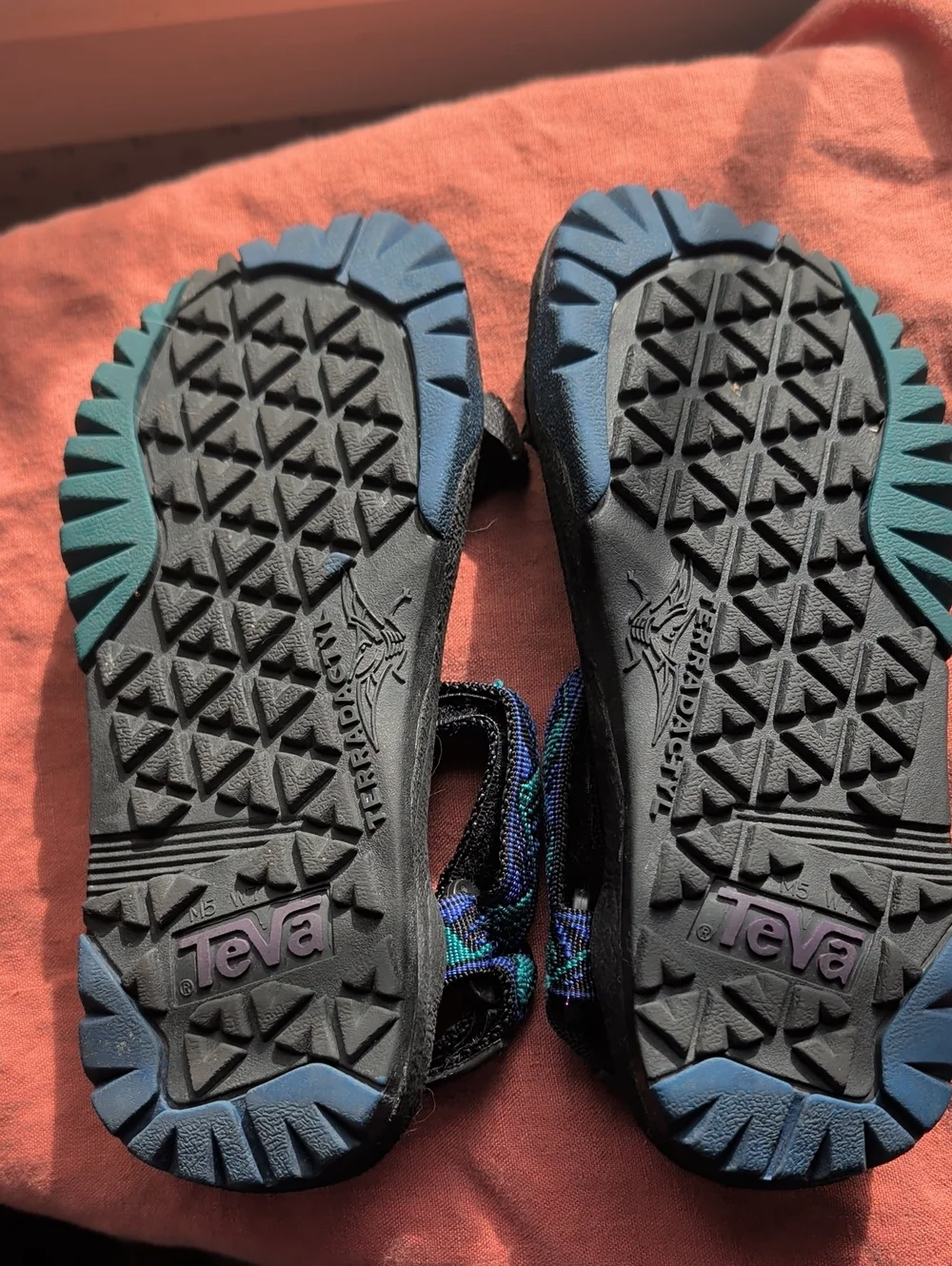 Teva Men 5, Women 7 Sandals Blue-Green Straps Granola Hippie Outdoor Hiking